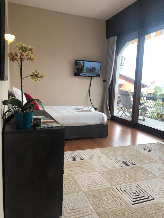 Liza'S Suite'S - Room'S With A View Sala Comacina Buitenkant foto